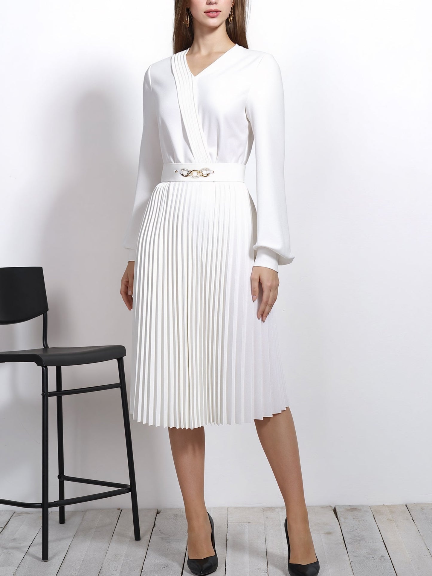 V Neck Long Sleeves Belted Pleated Midi Dress