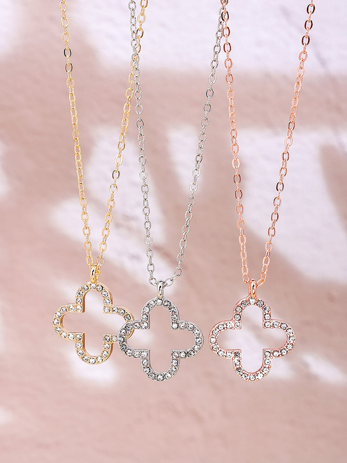 Four Leaf Clover Pendant Alloy Necklace