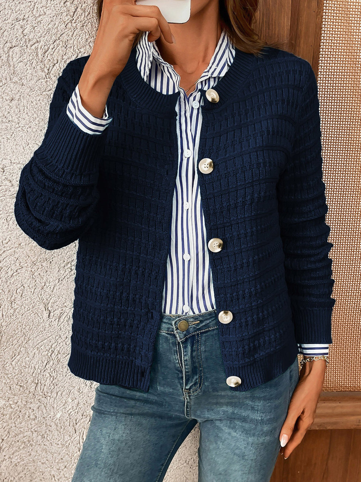 Round Neck Long Sleeves Button Down Knitted Cardigans