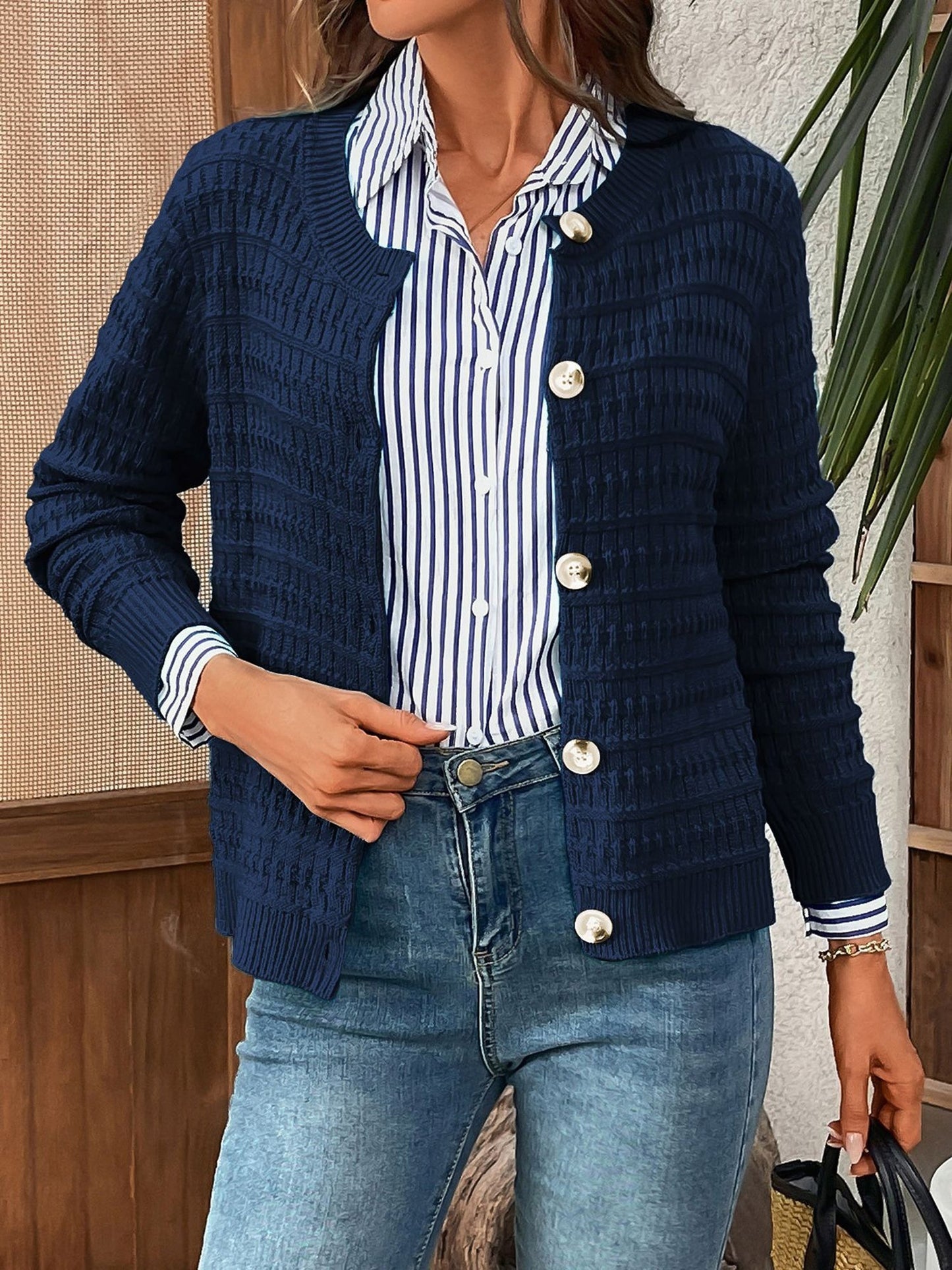 Round Neck Long Sleeves Button Down Knitted Cardigans