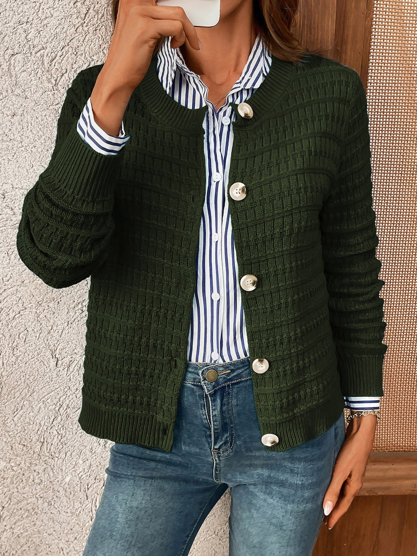 Round Neck Long Sleeves Button Down Knitted Cardigans