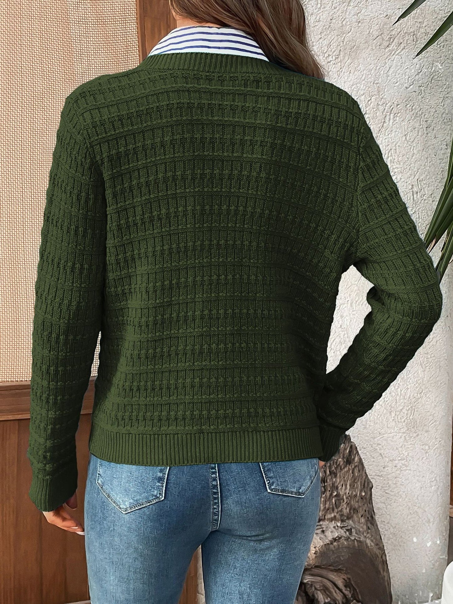 Round Neck Long Sleeves Button Down Knitted Cardigans