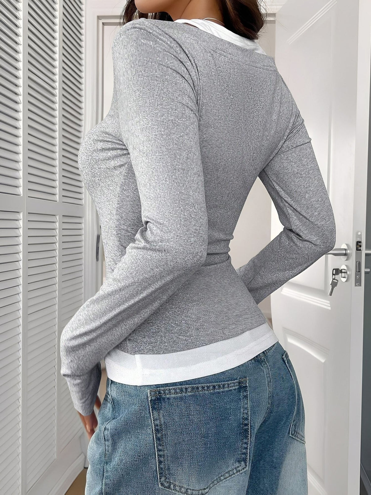 Fake-Two-Piece Color Blocked Stretch Long Sleeves Top