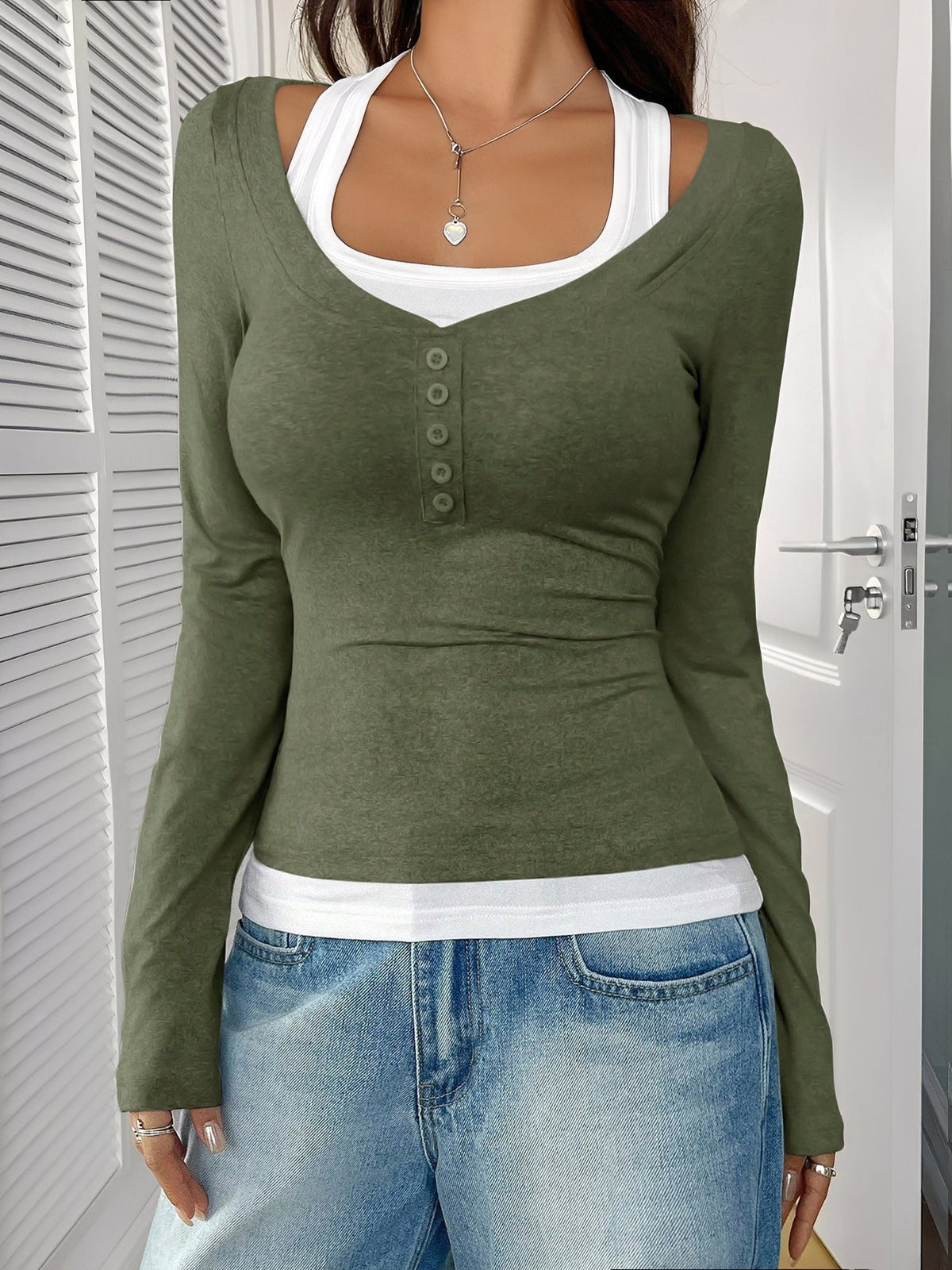 Fake-Two-Piece Color Blocked Stretch Long Sleeves Top