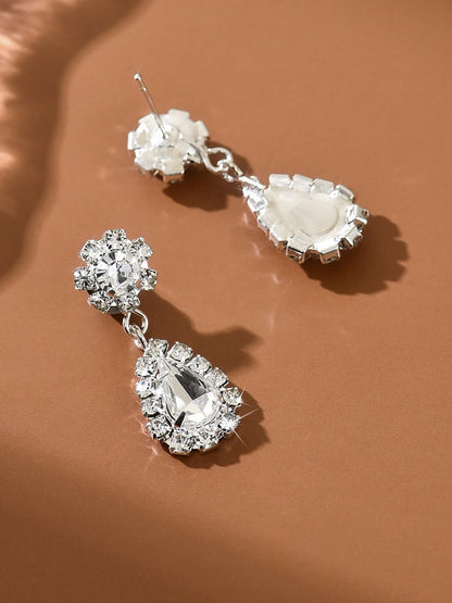 Shimmering Elegant Teardrop-Shaped Earrings