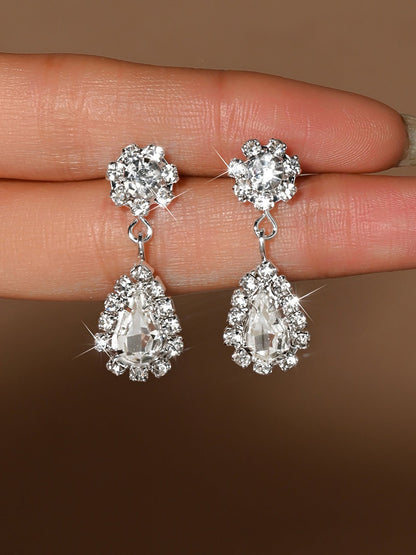 Shimmering Elegant Teardrop-Shaped Earrings