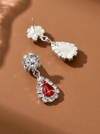 Shimmering Elegant Teardrop-Shaped Earrings