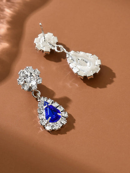 Shimmering Elegant Teardrop-Shaped Earrings