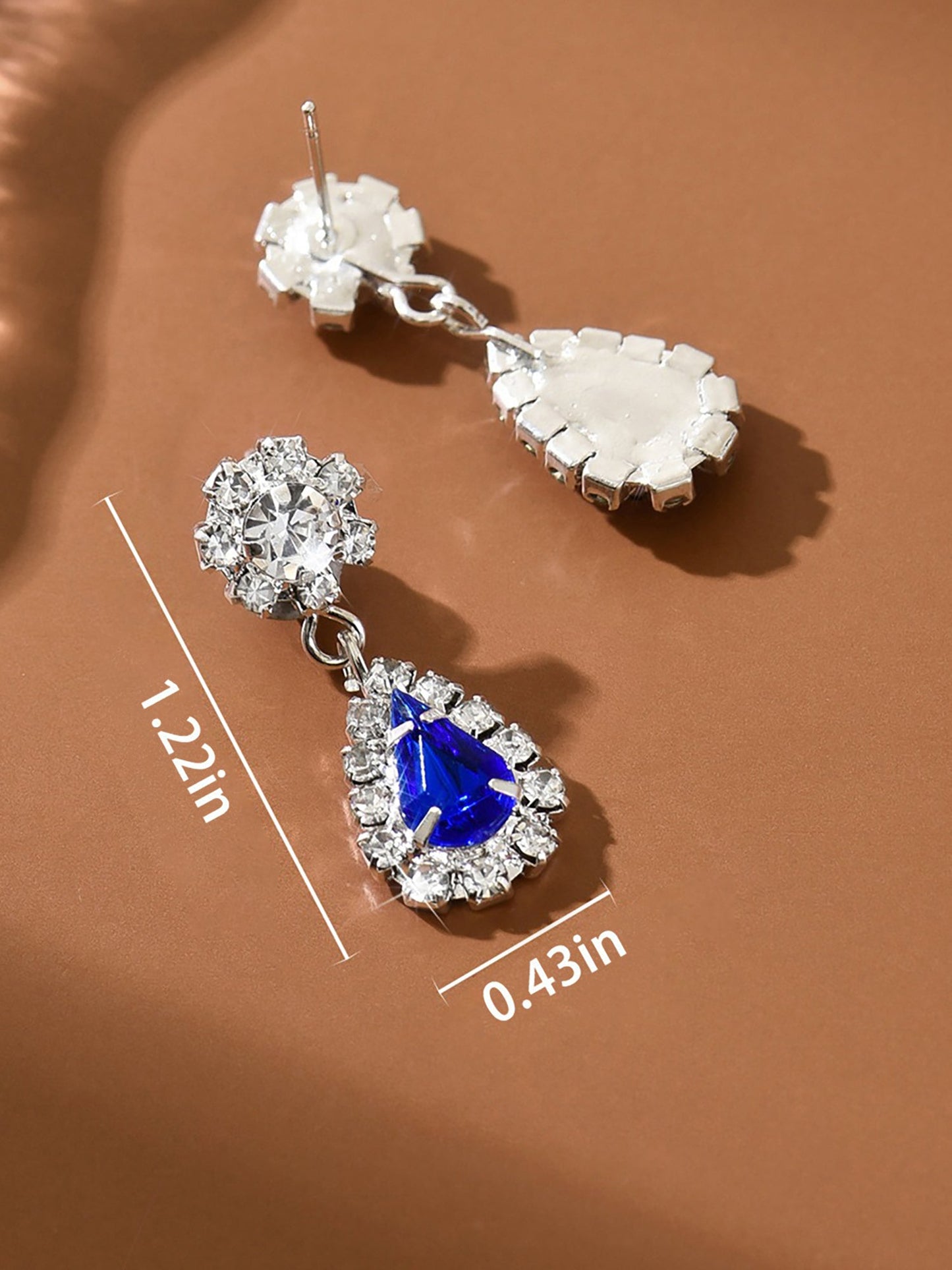Shimmering Elegant Teardrop-Shaped Earrings