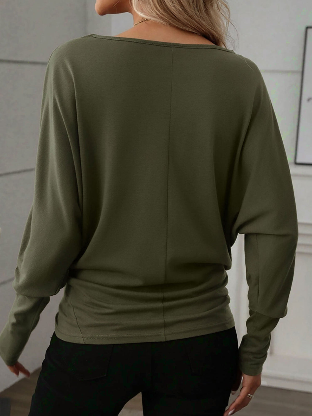 Round Neck Batwing Sleeve Solid Color Top