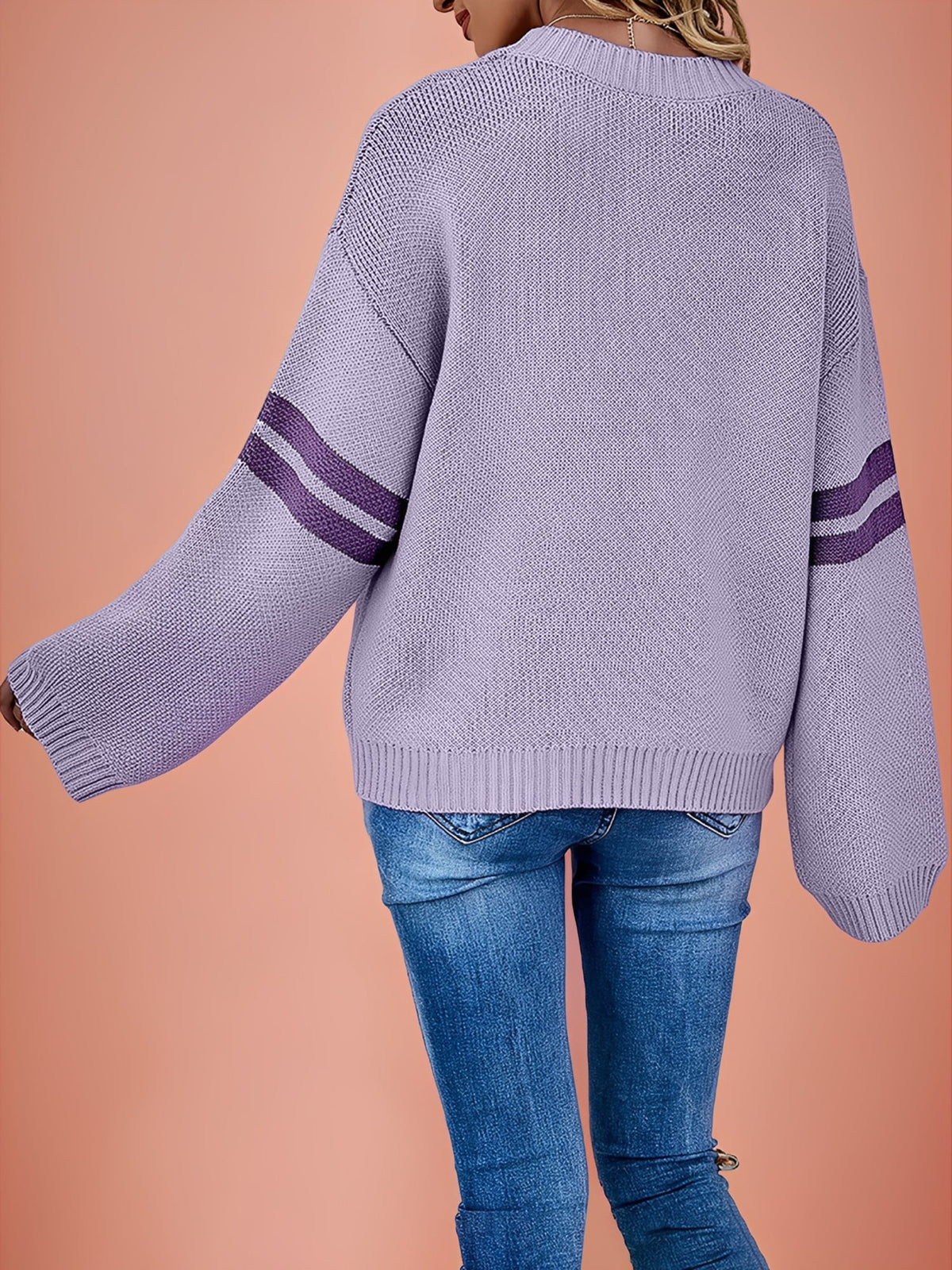 Color Blocked Heart Pattern Round Neck Knited Sweater