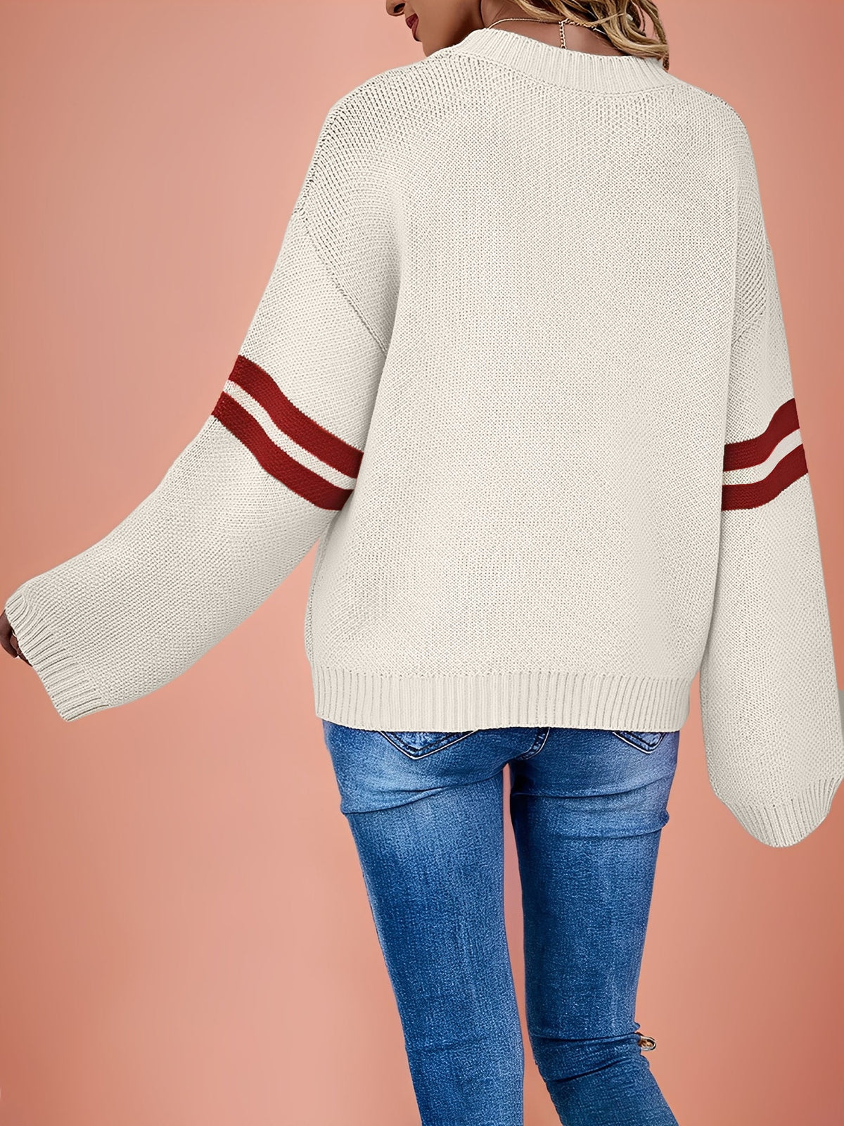Color Blocked Heart Pattern Round Neck Knited Sweater
