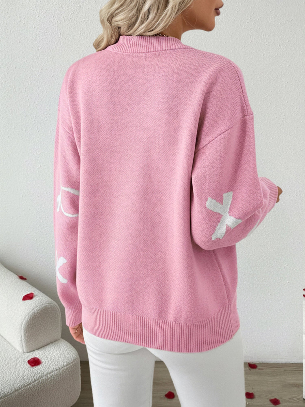 Round Neck Bow Pattern Knitted Christmas Sweater