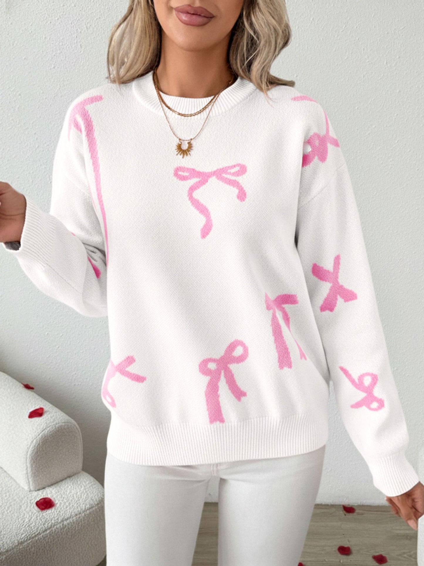 Round Neck Bow Pattern Knitted Christmas Sweater