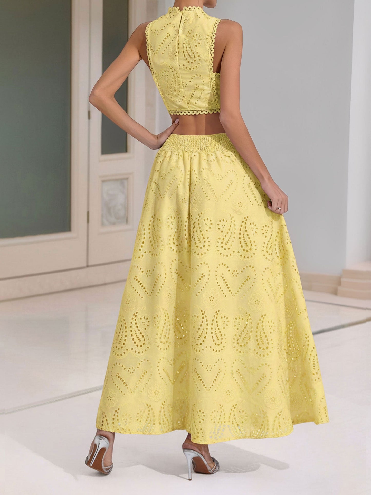 2 Pieces Sleeveless Eyelet Cropped Top & Maxi Pockets Skirt Matching Set