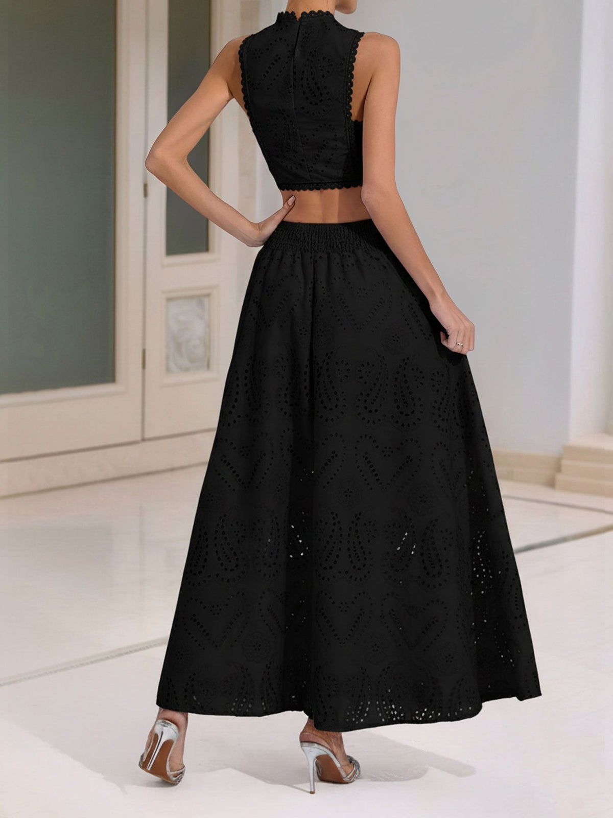 2 Pieces Sleeveless Eyelet Cropped Top & Maxi Pockets Skirt Matching Set