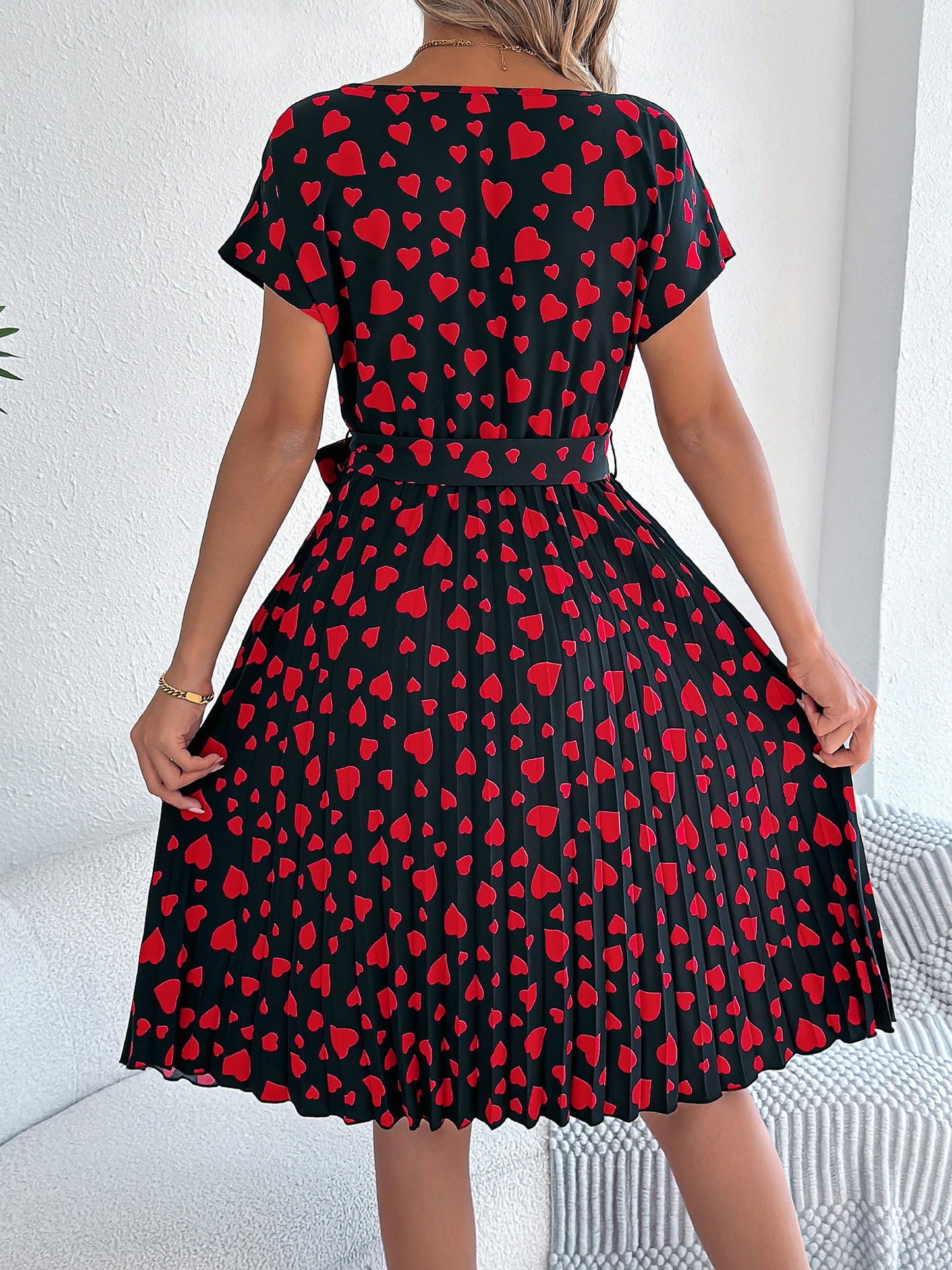Heart Print Round Neck Pleated A-Line Midi Dress