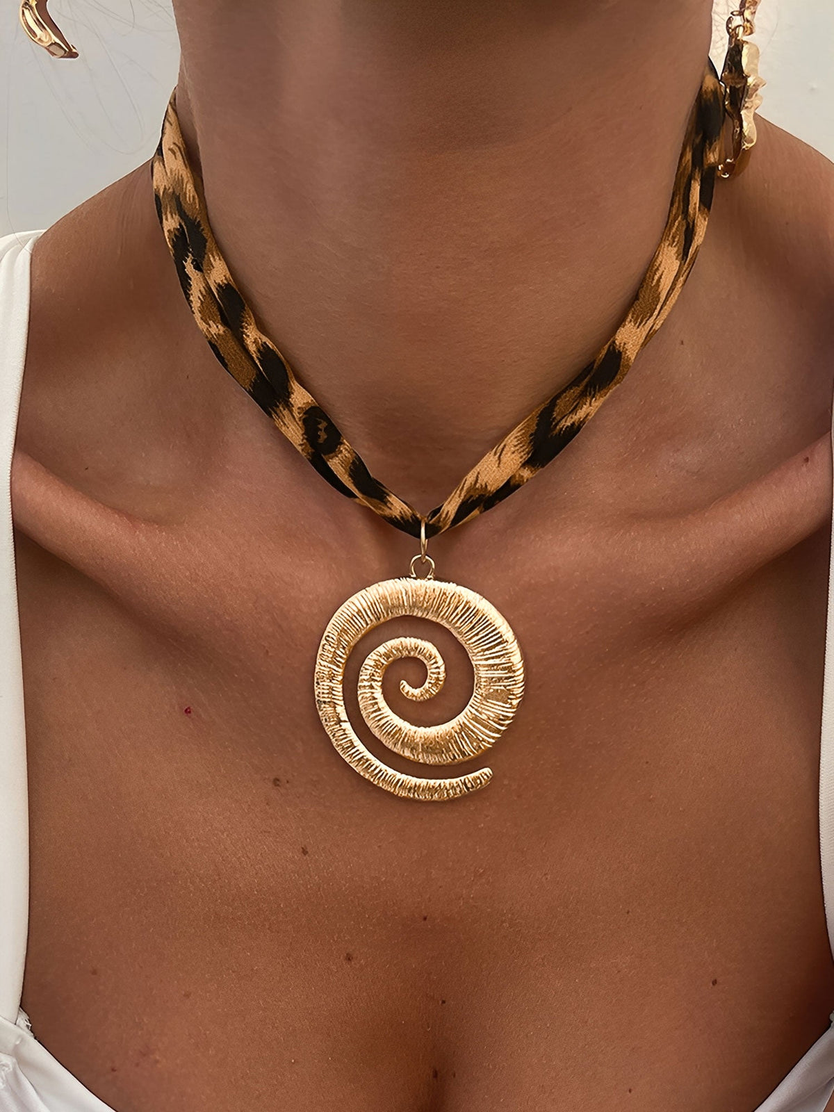 Alloy Pendant Leopard-Print Cotton Necklace