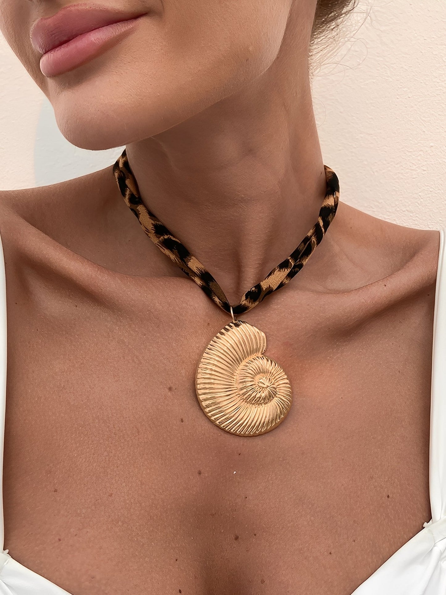 Alloy Pendant Leopard-Print Cotton Necklace
