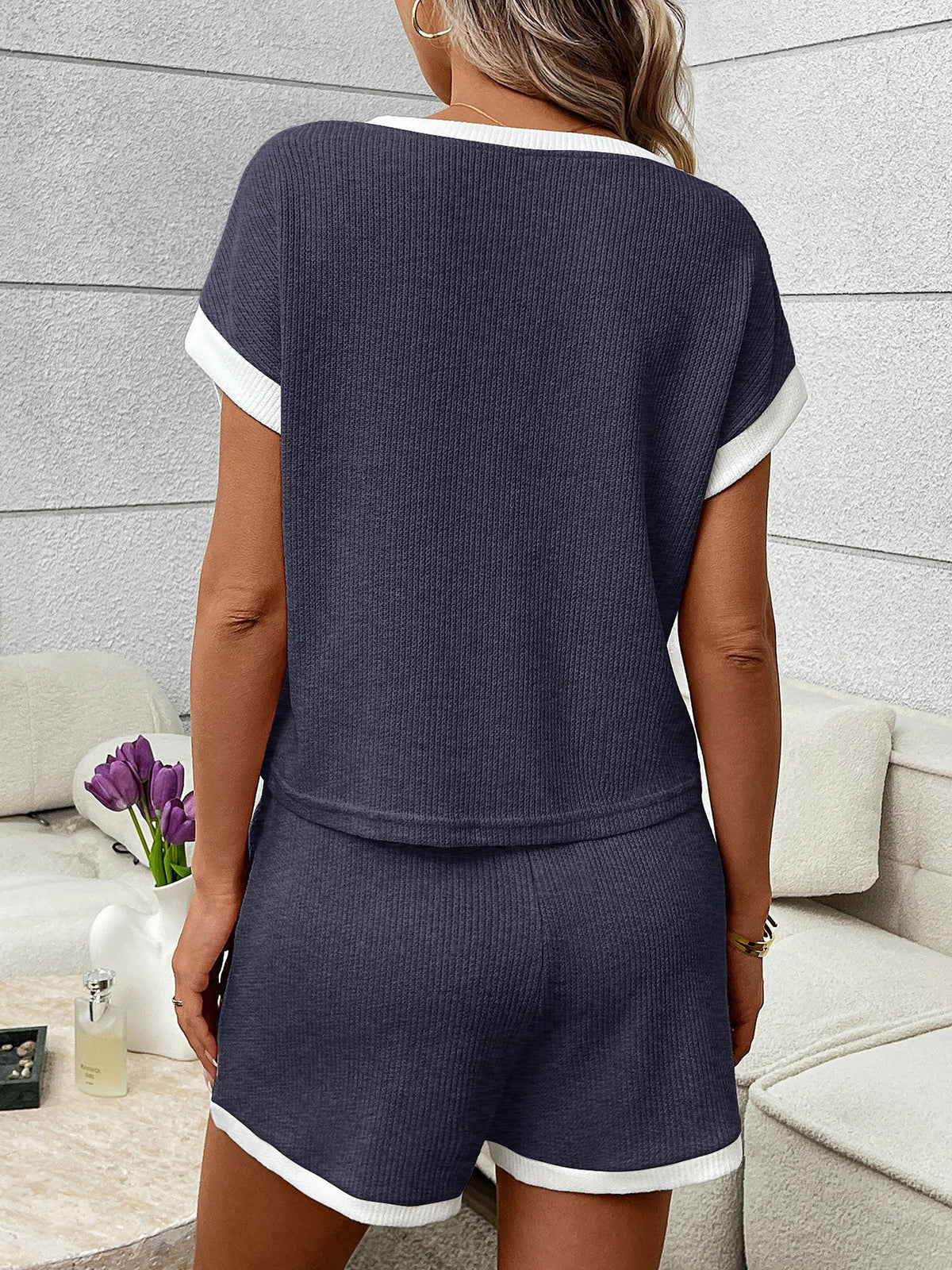 2 Pieces Color-Block Round Neck Short Sleeve Top and Shorts Matching Set