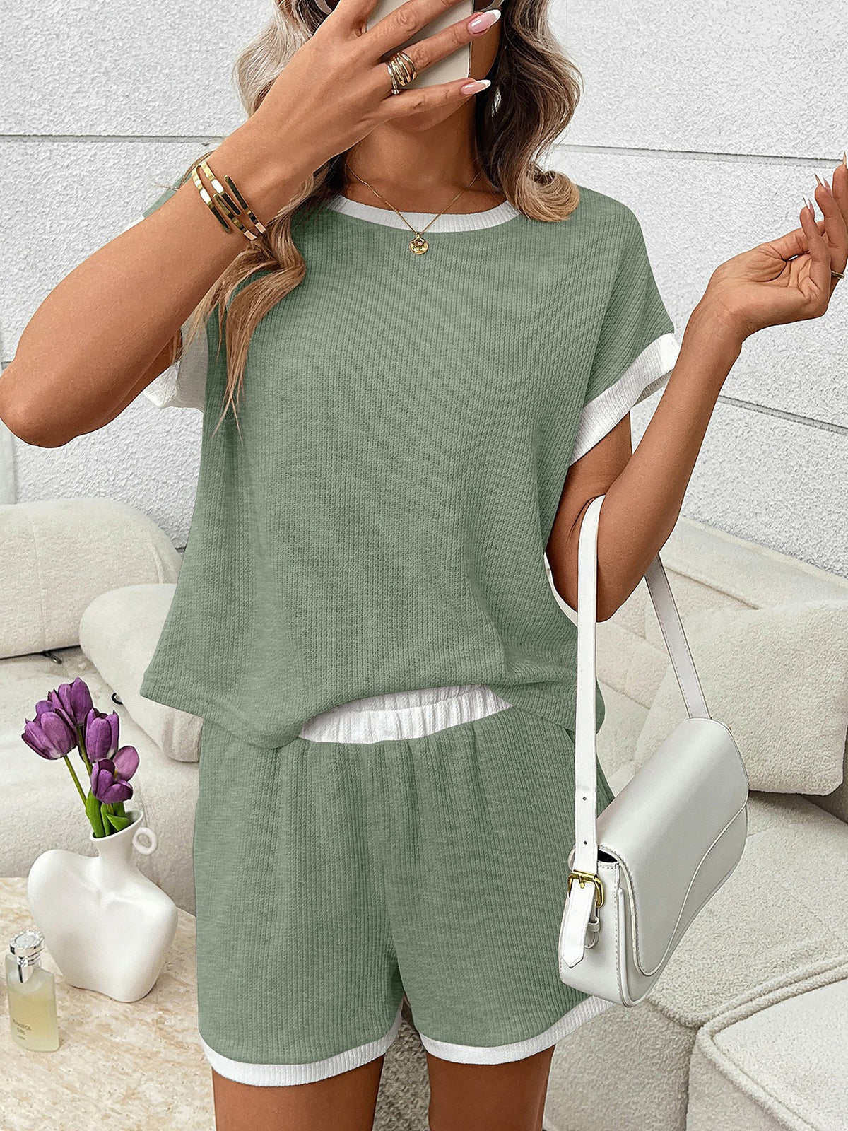 2 Pieces Color-Block Round Neck Short Sleeve Top and Shorts Matching Set