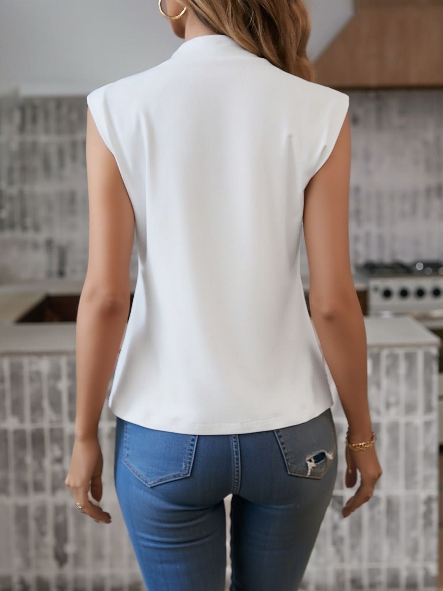 Solid Color Sleeveless Crew Neck Casual Top